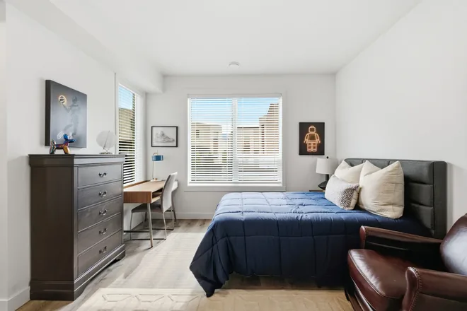 Lock-off flex room with separate entrance